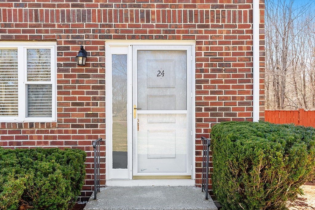 24 Oakridge Dr. # 24