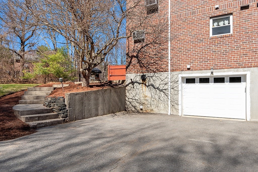 24 Oakridge Dr. # 24