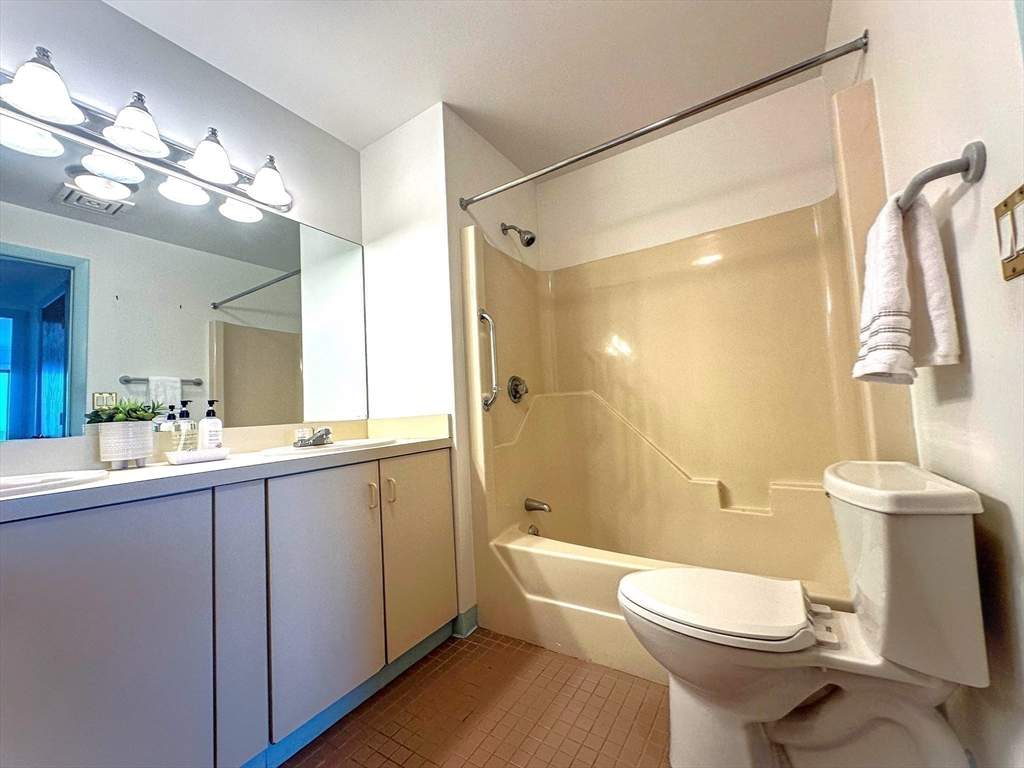 1 Carey Cir # 512