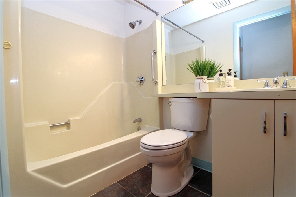 1 Carey Cir # 512