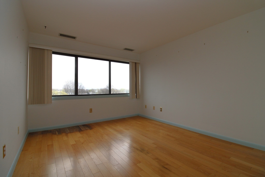 1 Carey Cir # 512