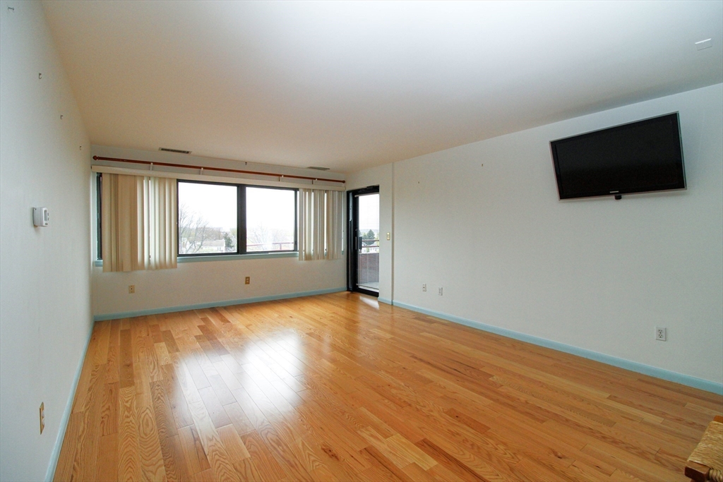 1 Carey Cir # 512