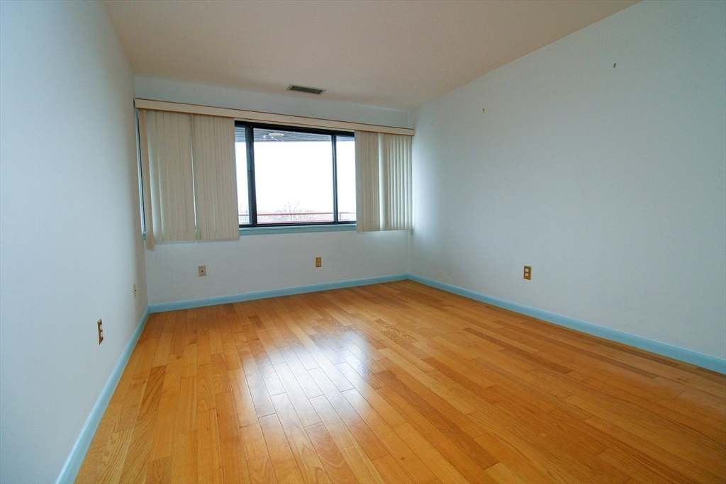1 Carey Cir # 512