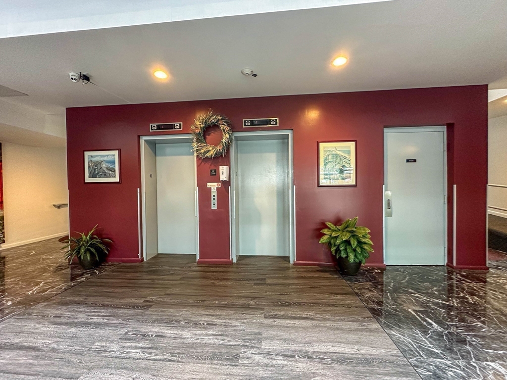 1 Carey Cir # 512