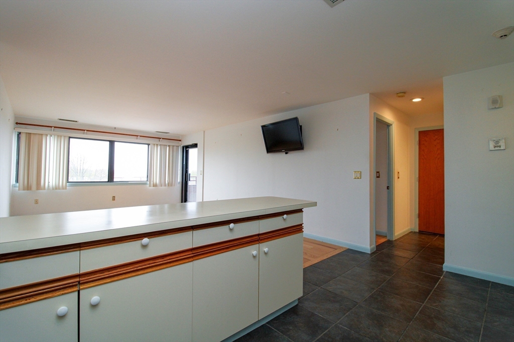 1 Carey Cir # 512