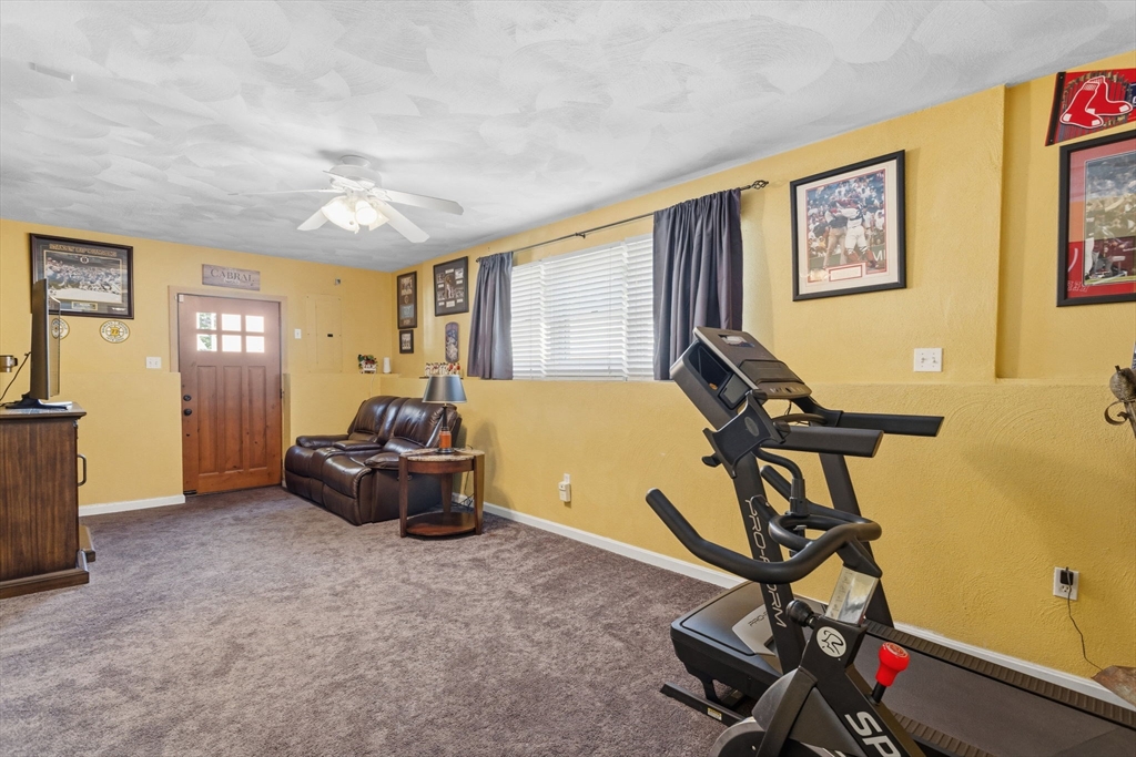 10 Seneca Ln