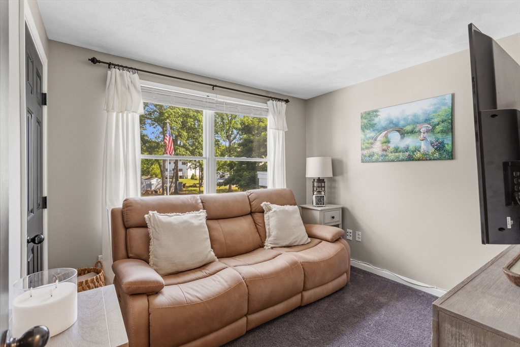 10 Seneca Ln