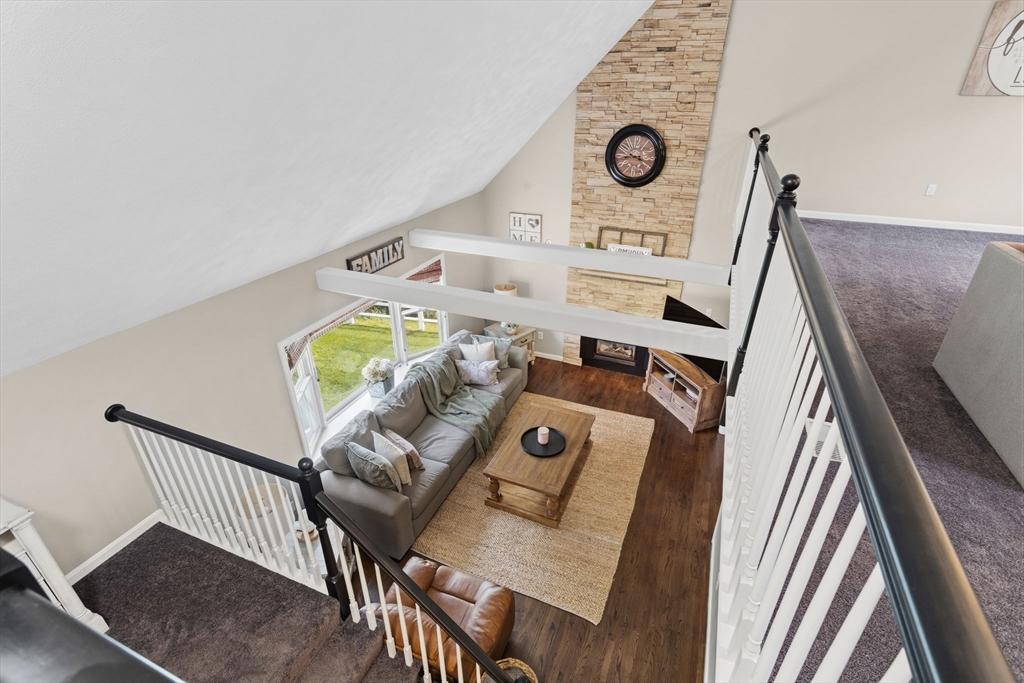 10 Seneca Ln