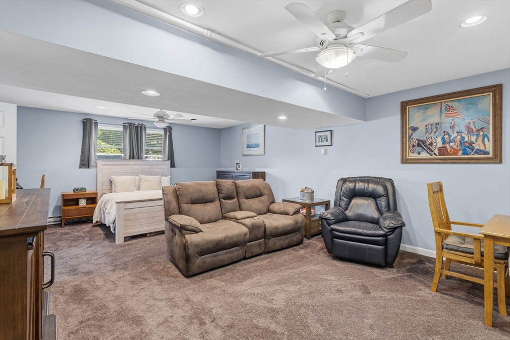10 Seneca Ln