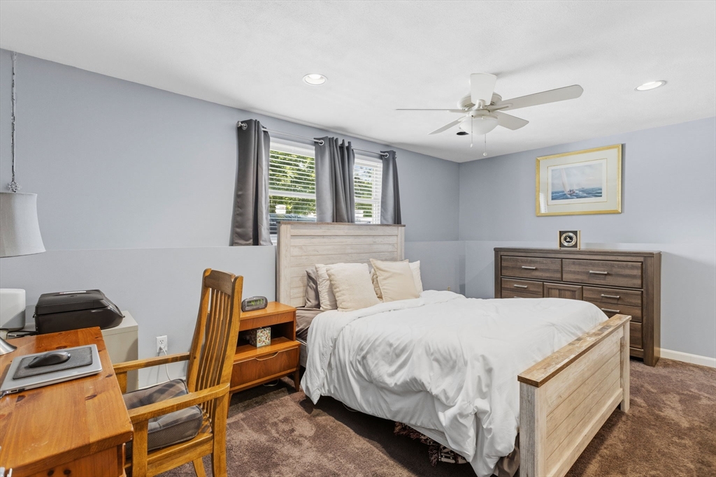 10 Seneca Ln
