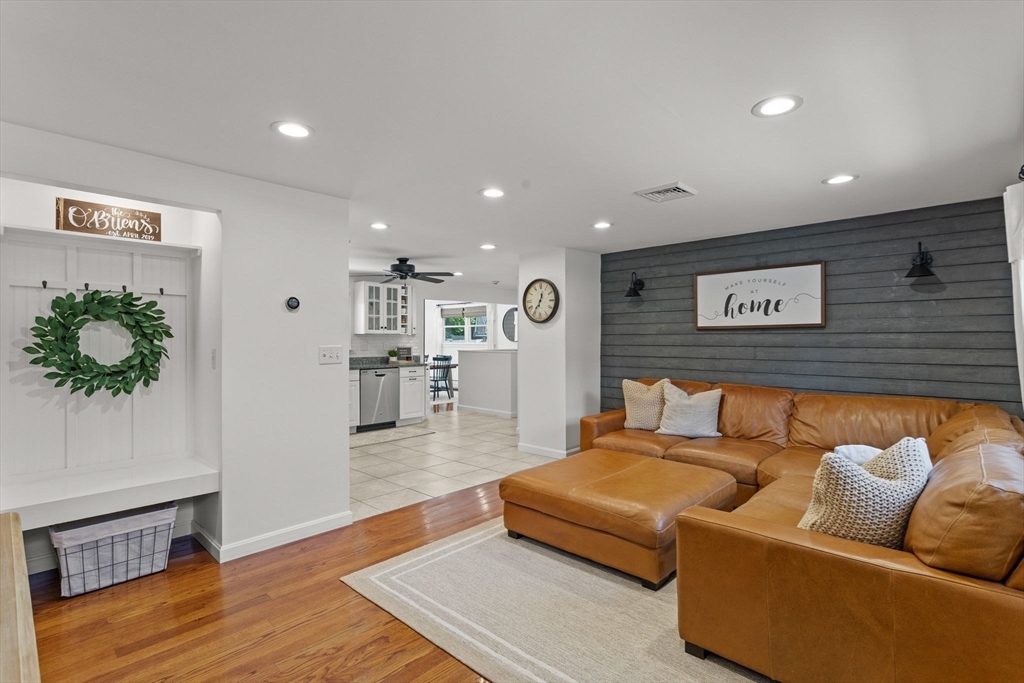 6 Oakland Ave