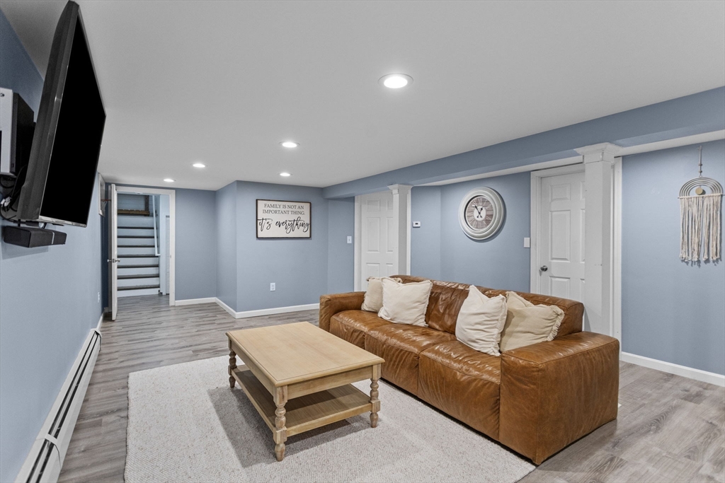 6 Oakland Ave