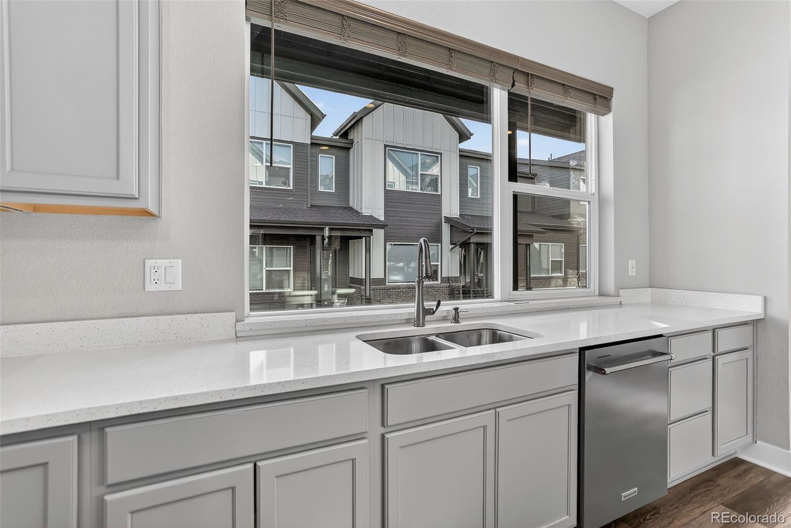 5181 N Vivian Street