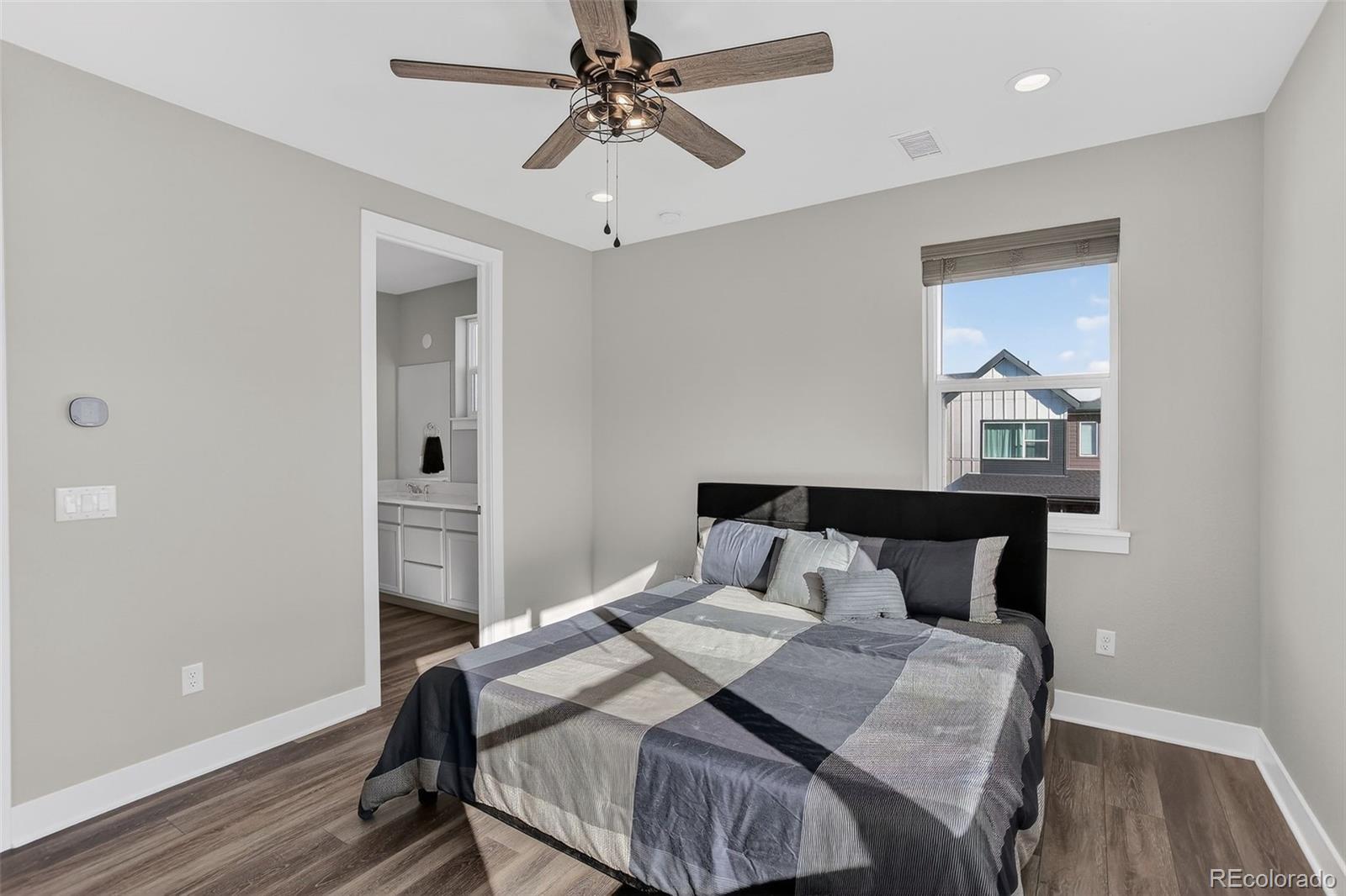 5181 N Vivian Street