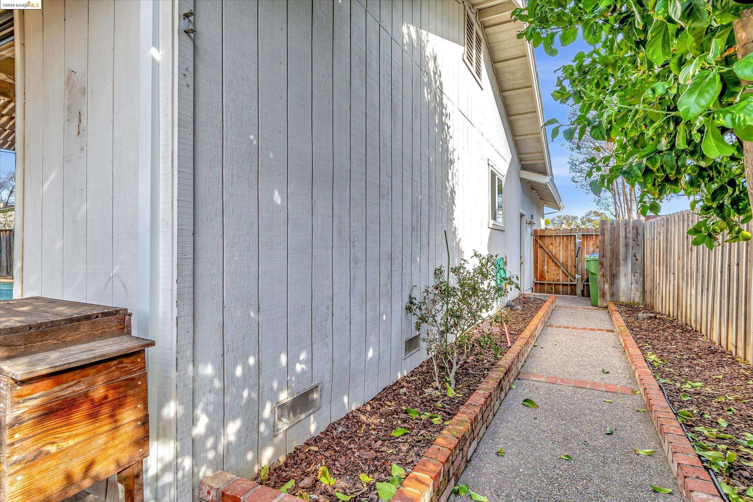 19 Mcclarren Ct