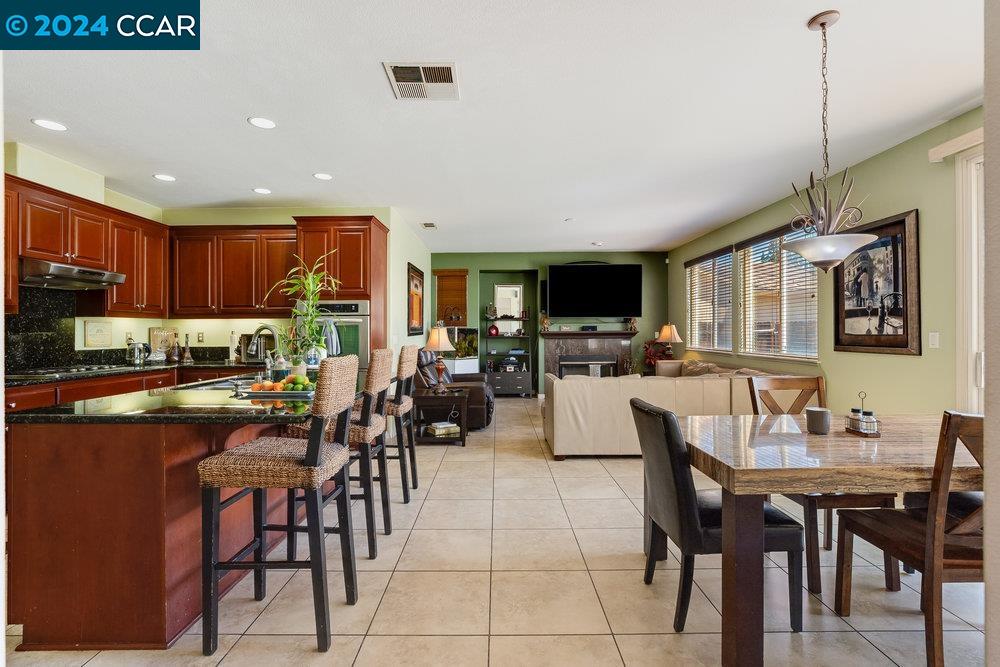1810 Tioga Pass Ct