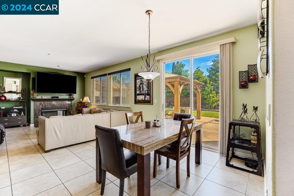 1810 Tioga Pass Ct