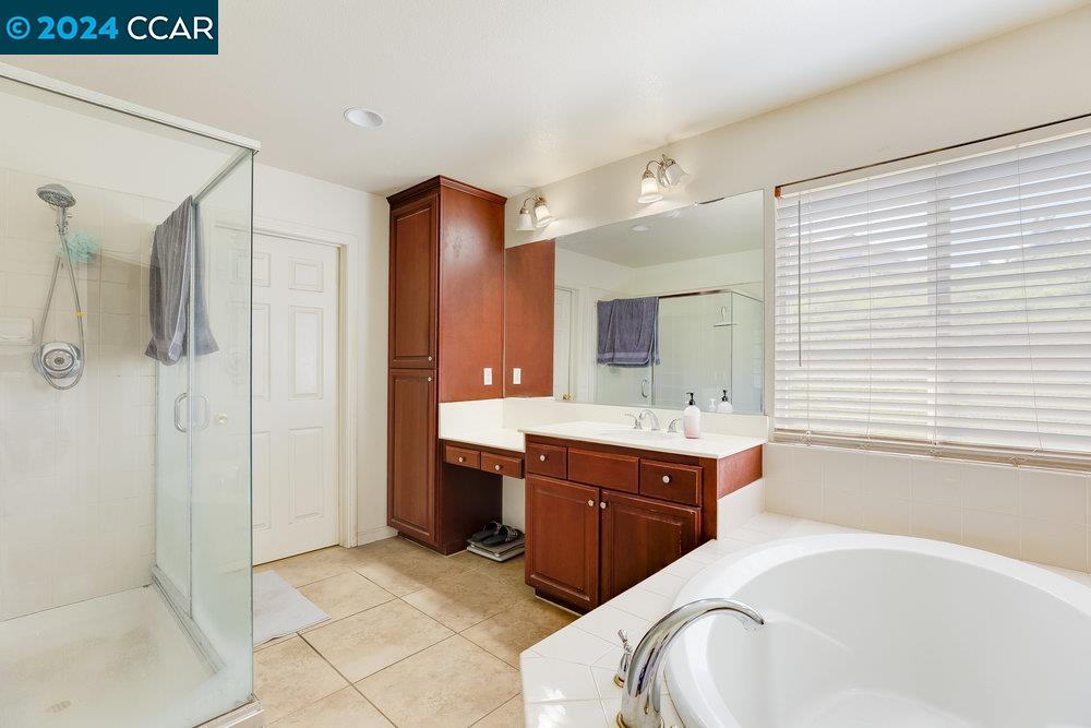 1810 Tioga Pass Ct