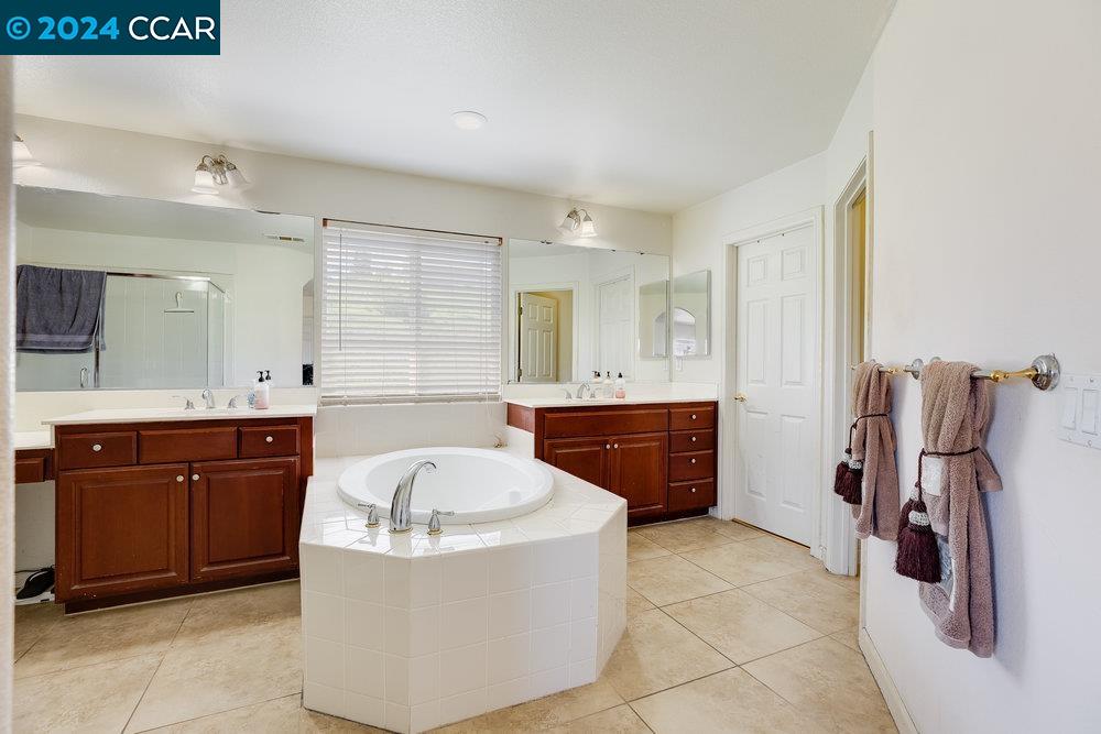1810 Tioga Pass Ct