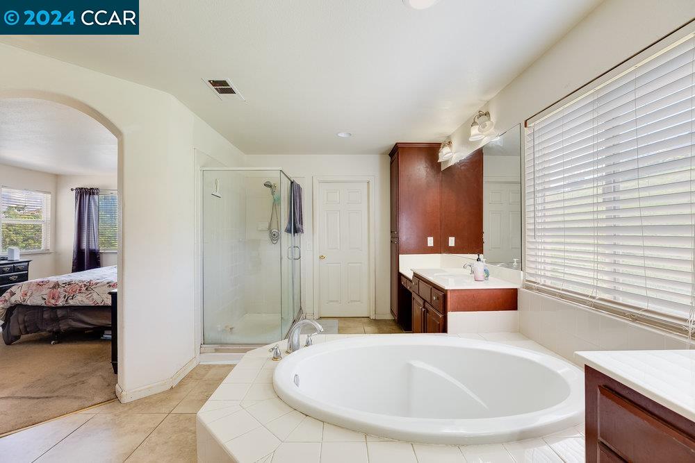 1810 Tioga Pass Ct