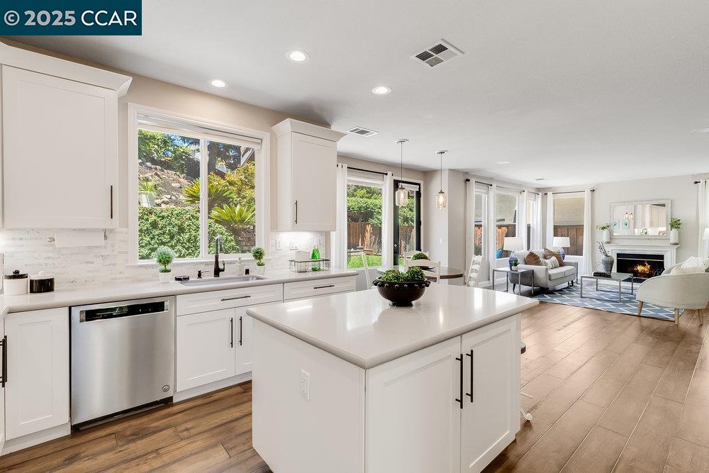 113 St Laurent Ct
