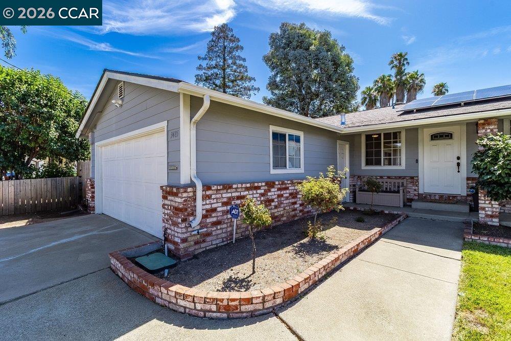 3485 Hillsborough Dr