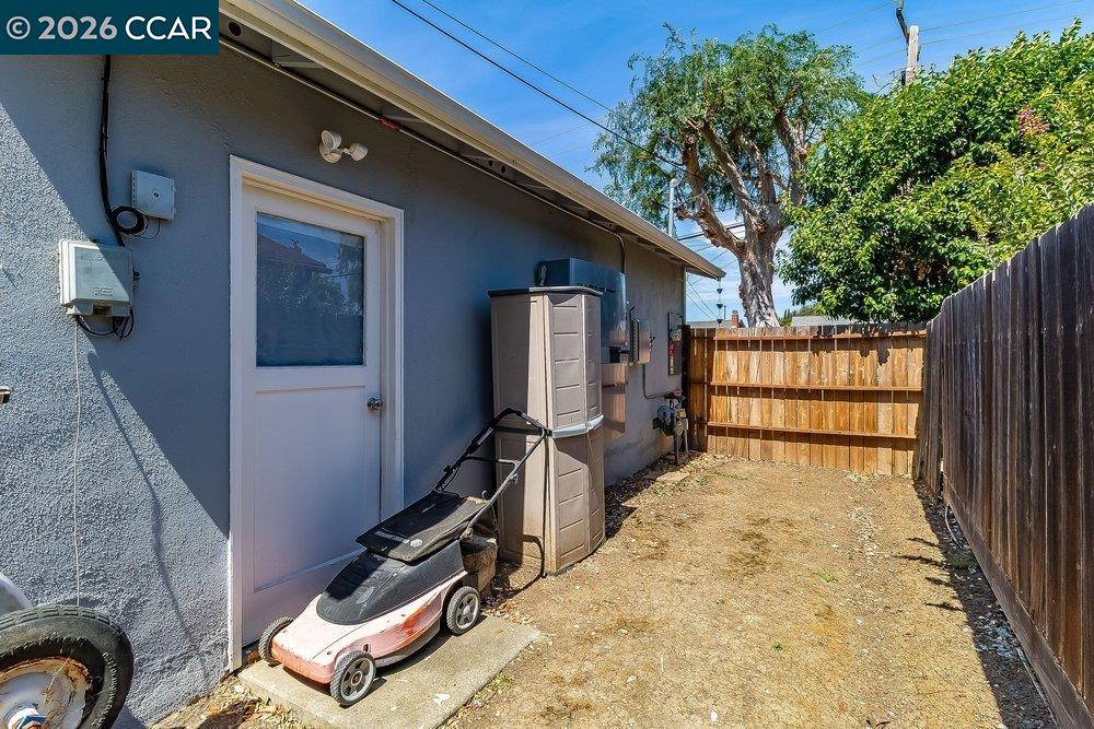 3485 Hillsborough Dr