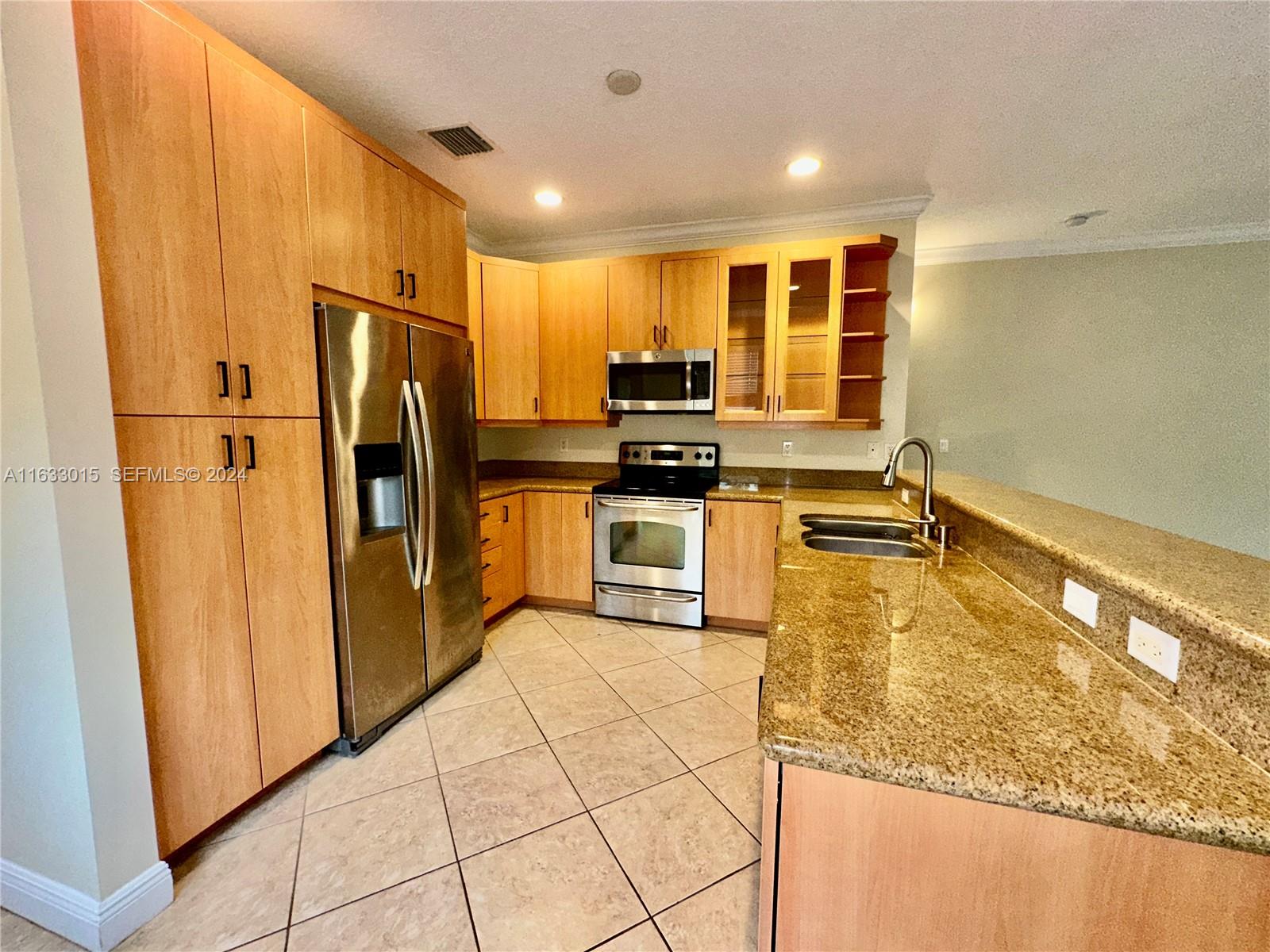 1121 NE 12th Avenue