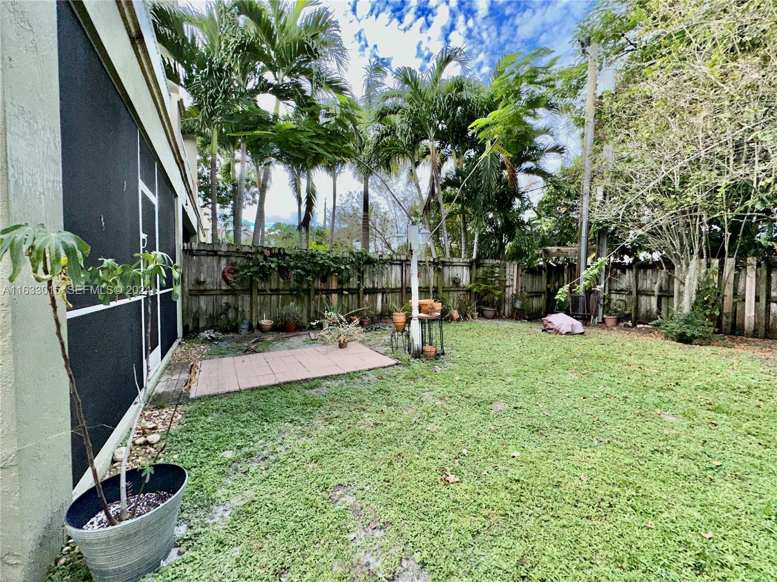 1121 NE 12th Avenue