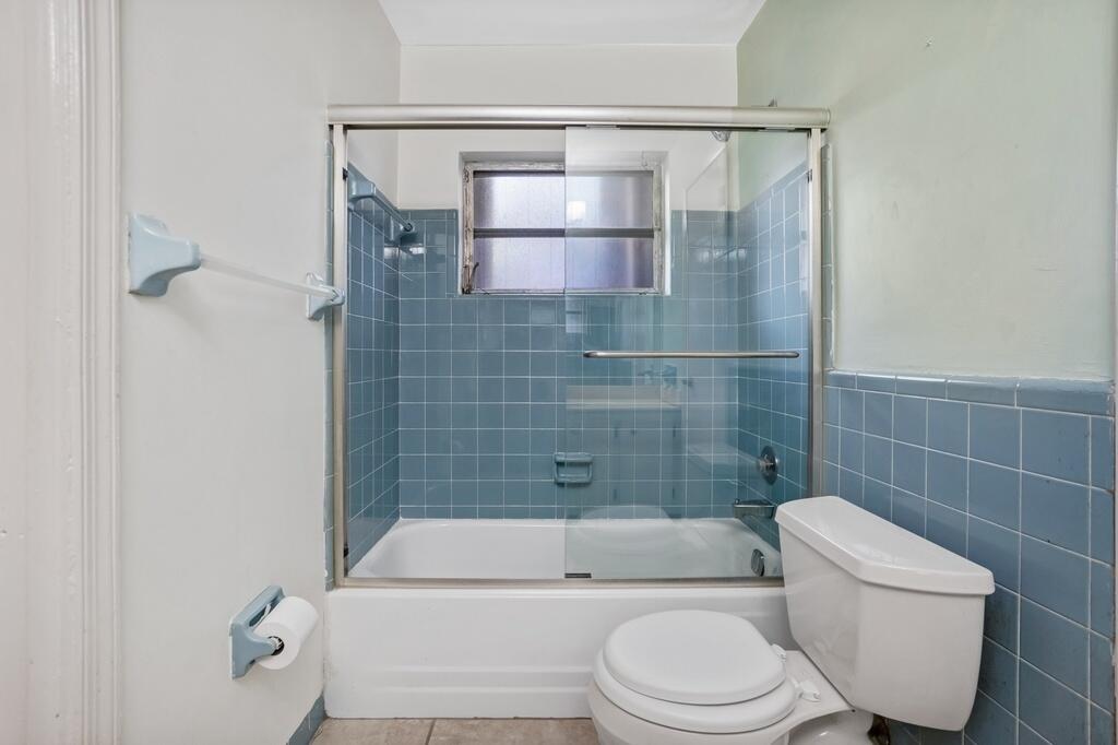 8270 NW 66th Terrace
