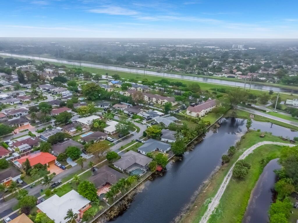 8270 NW 66th Terrace
