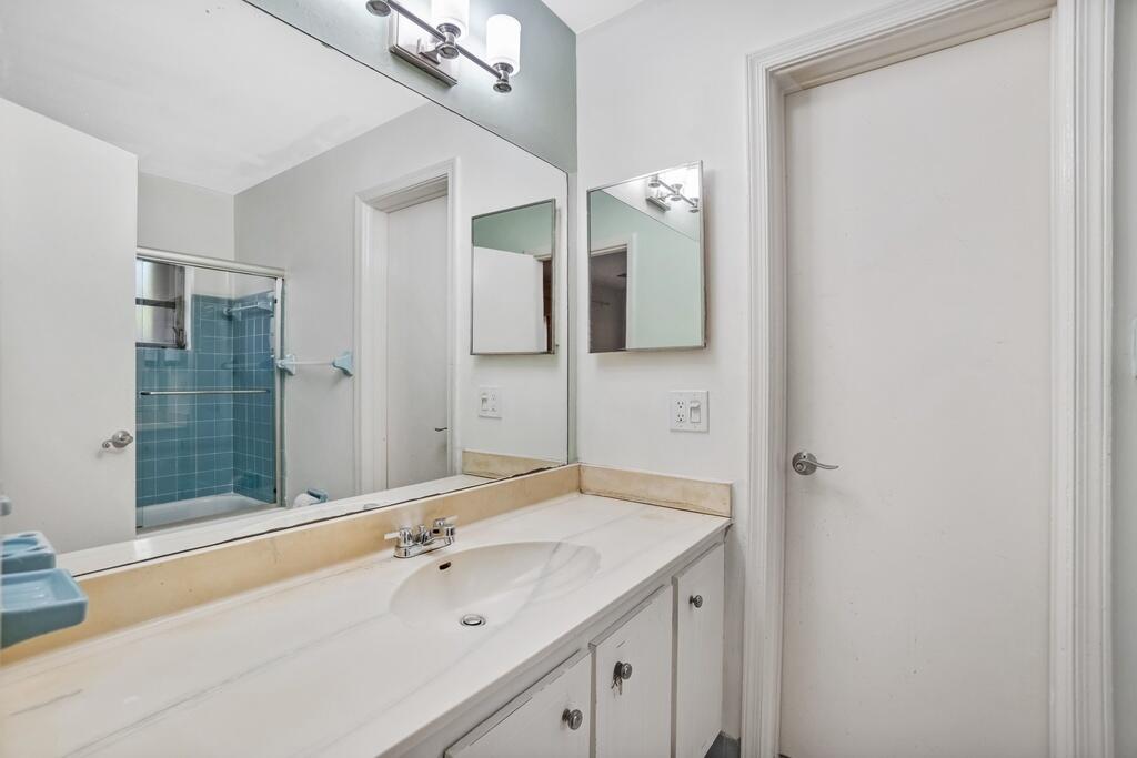 8270 NW 66th Terrace