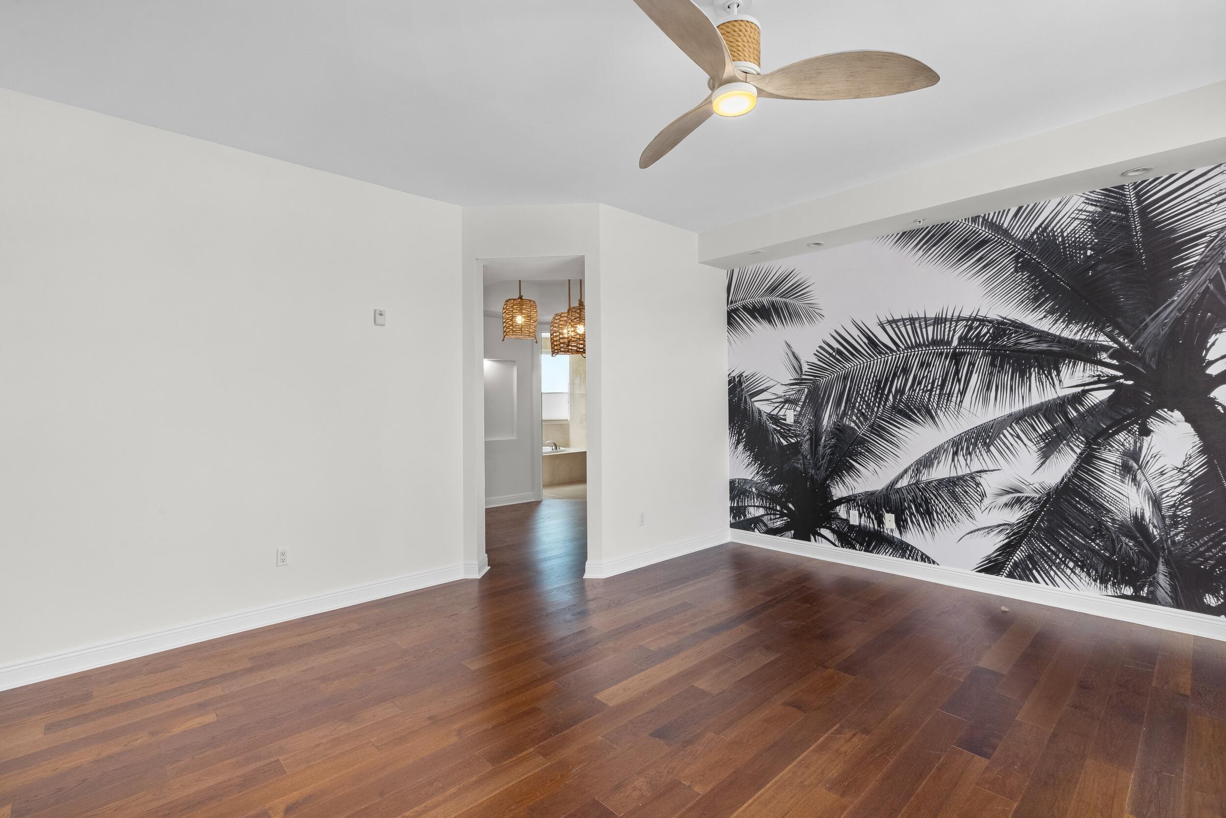 516 HENDRICKS Isle 4A