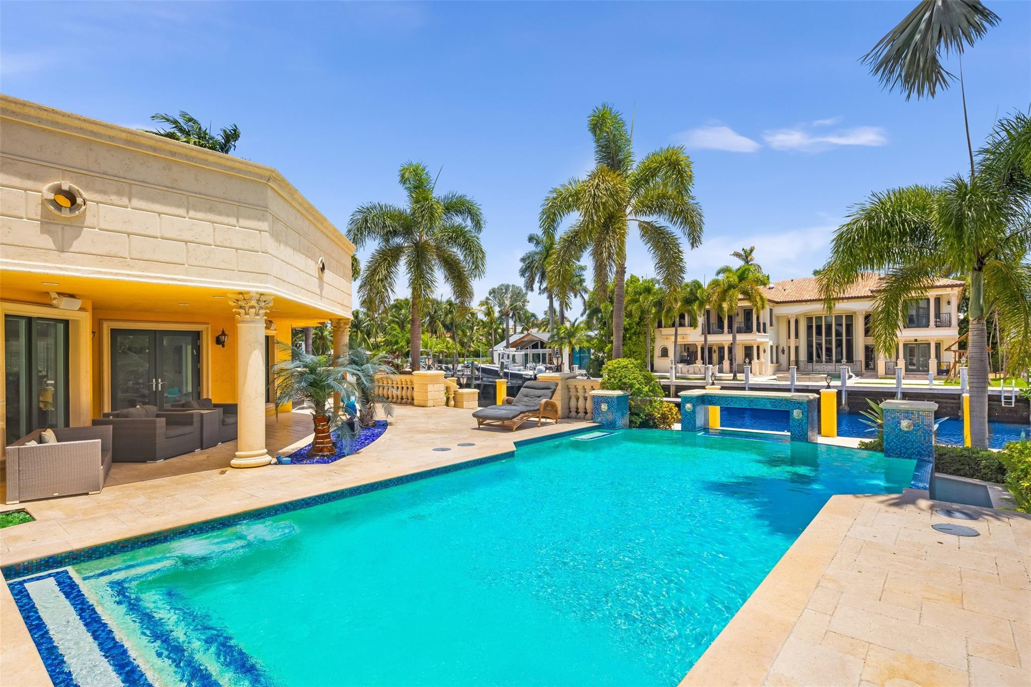 700 Royal Plaza Drive