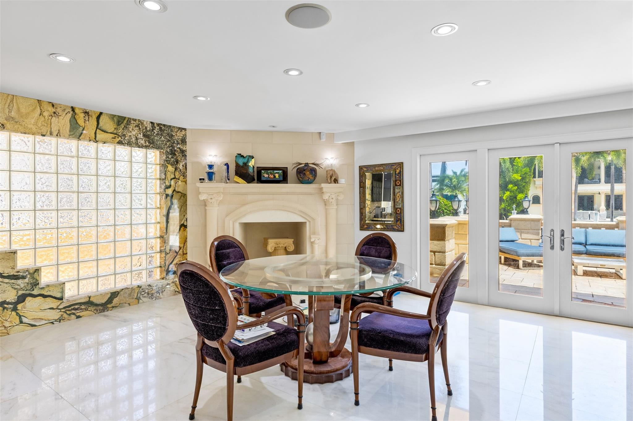 700 Royal Plaza Drive