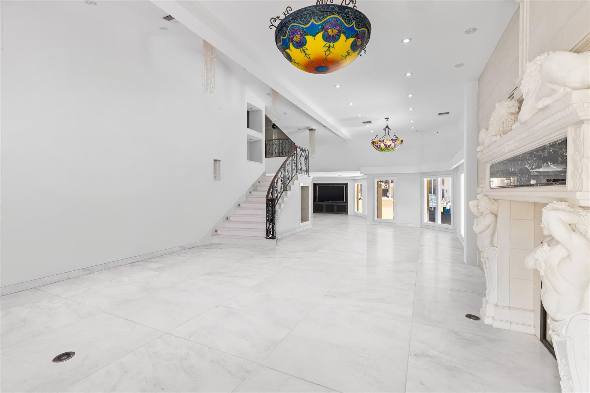 700 Royal Plaza Drive