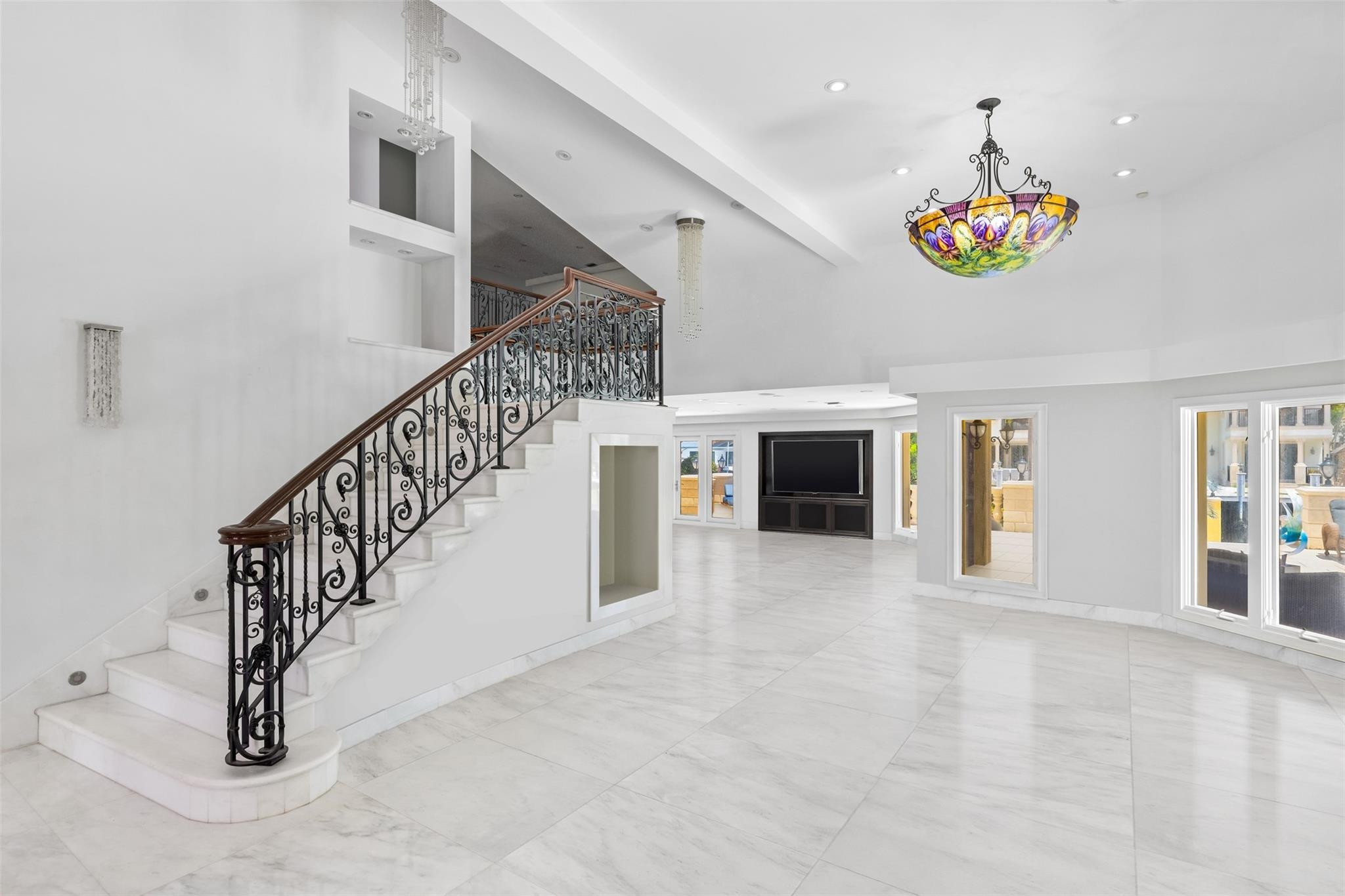 700 Royal Plaza Drive