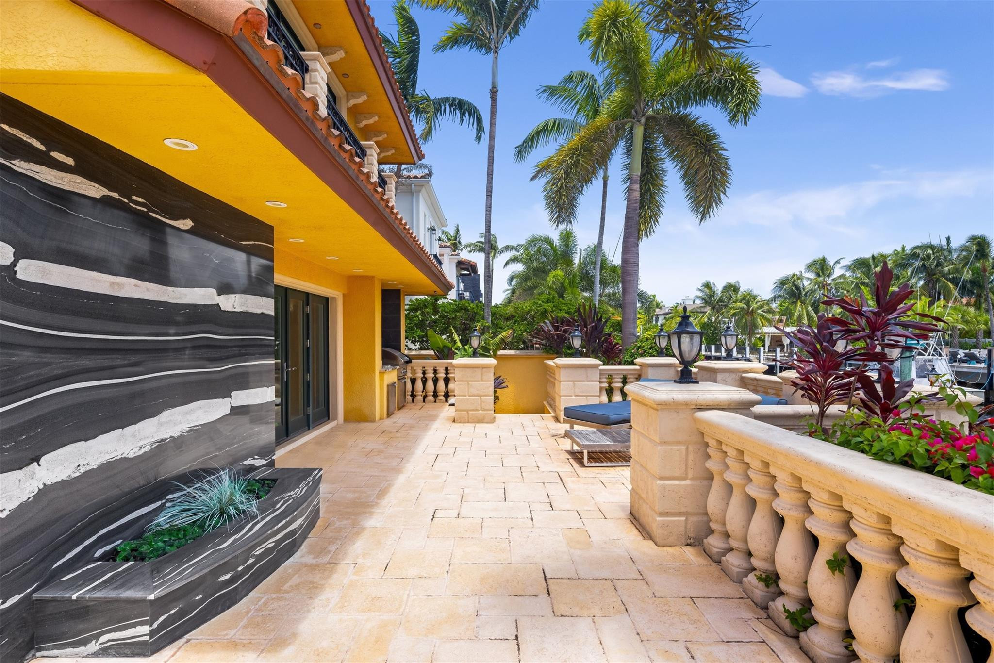 700 Royal Plaza Drive