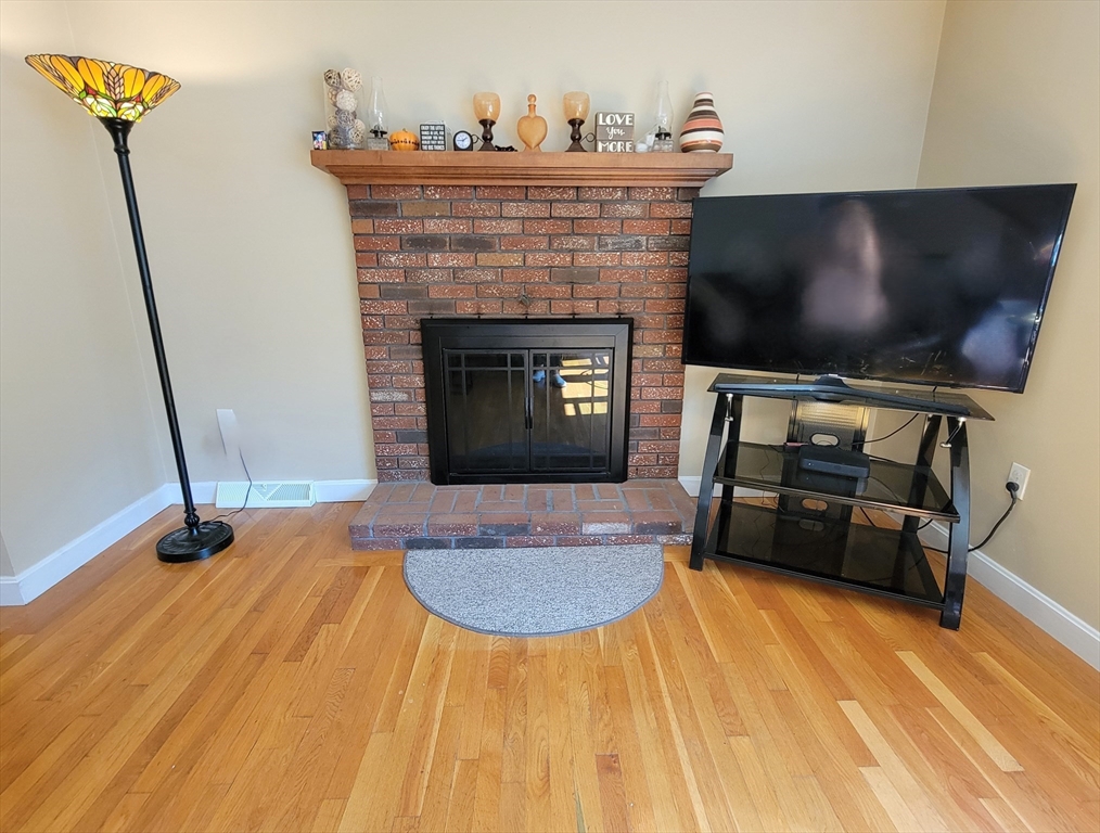 75 Brown St
