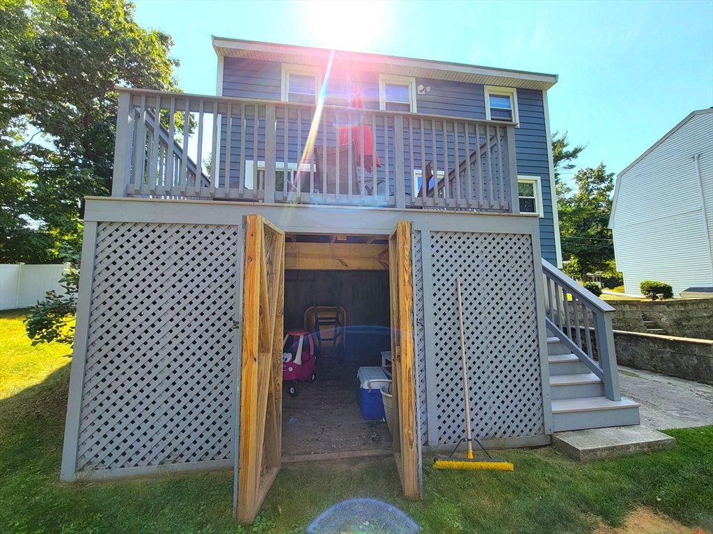 75 Brown St