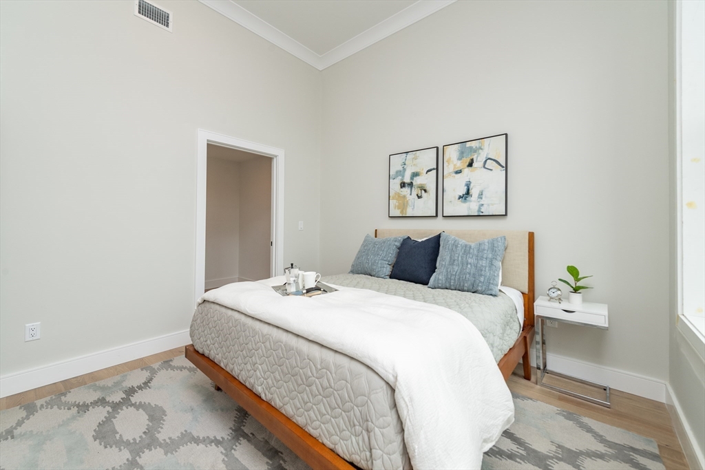 4-8 Franklin Street # 201