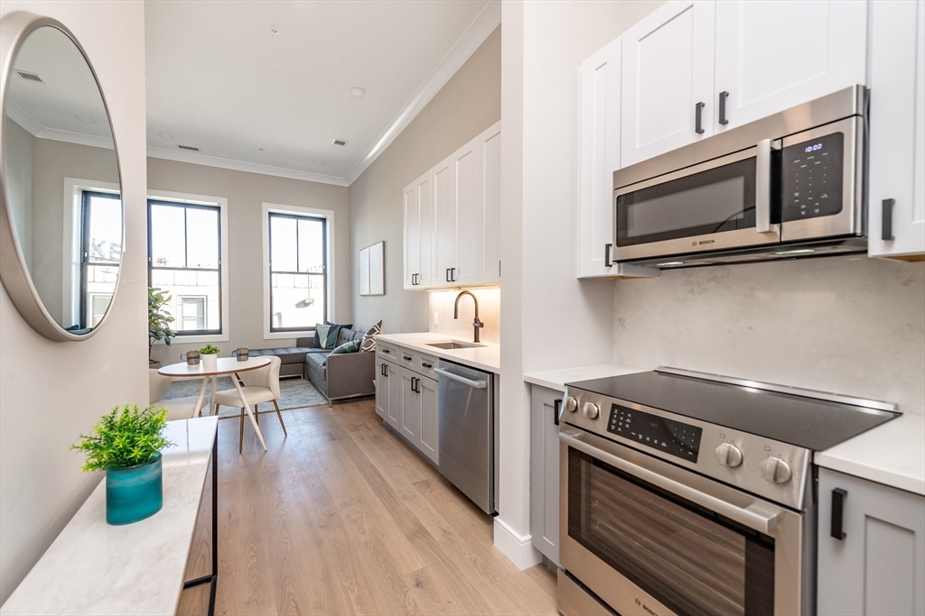4-8 Franklin Street # 201