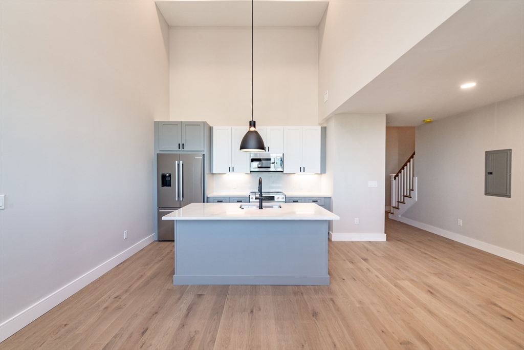 4-8 Franklin Street # 402