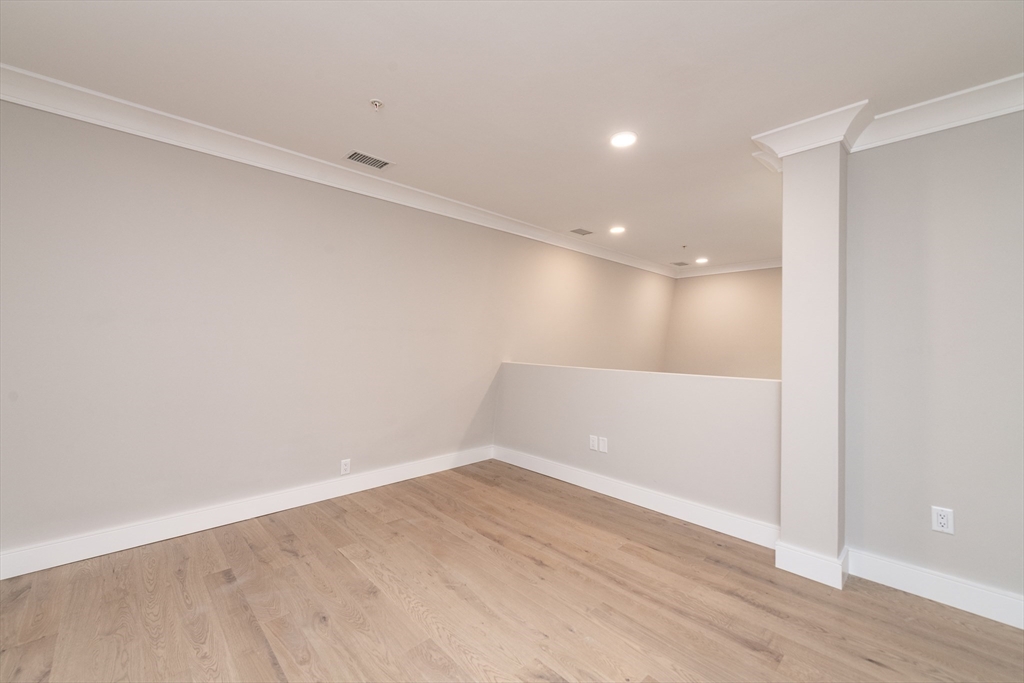 4-8 Franklin Street # 402
