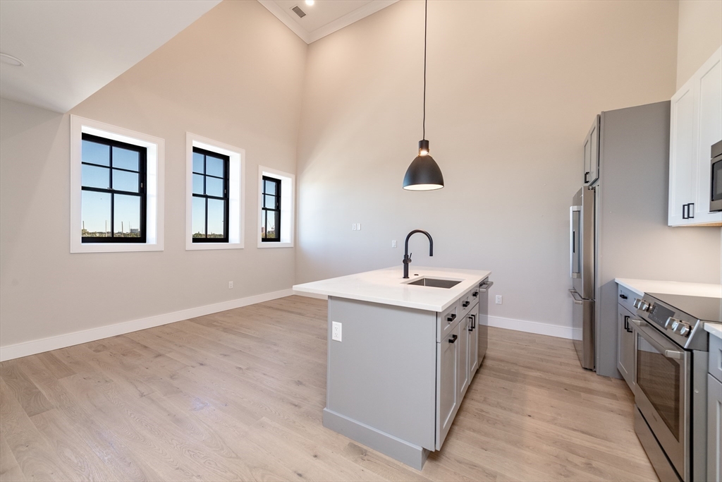 4-8 Franklin Street # 402