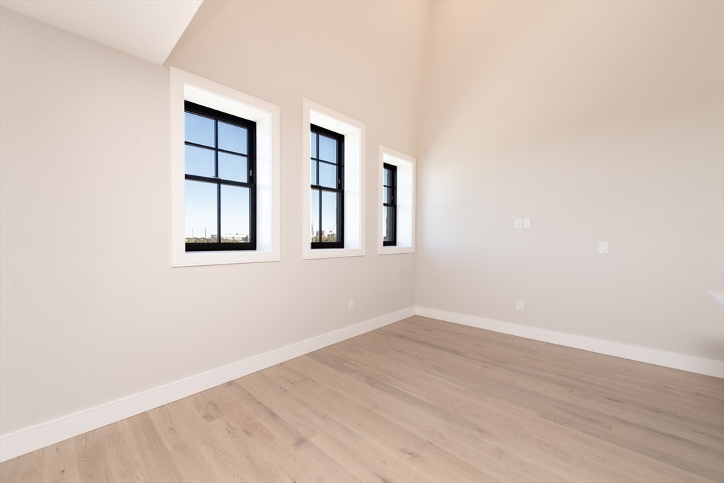 4-8 Franklin Street # 402