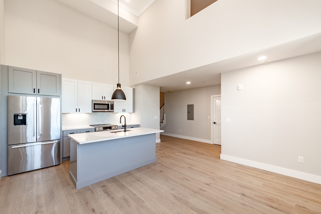 4-8 Franklin Street # 402