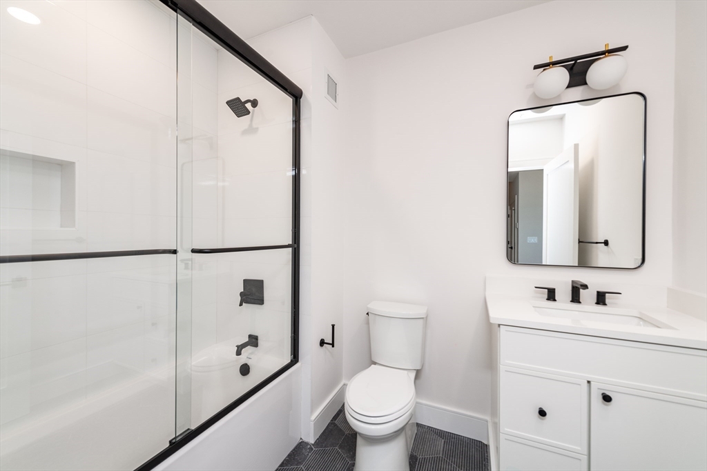 4-8 Franklin Street # 402