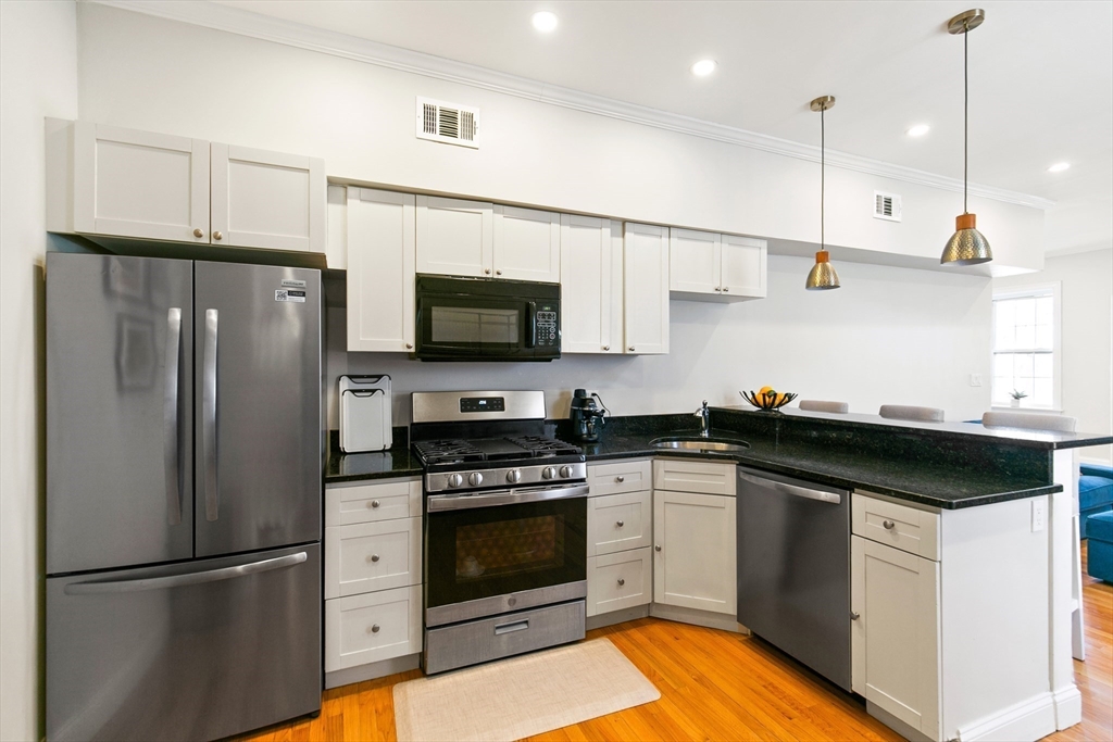 24 Winthrop St # 2