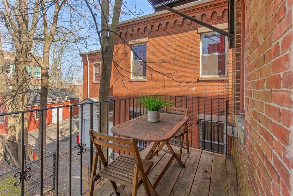 24 Winthrop St # 2